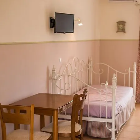Elaias Gi Apart-hotel Mousata