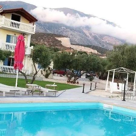 Apart-hotel Elaias Gi 2*