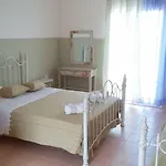 Elaias Gi Aparthotel 4*