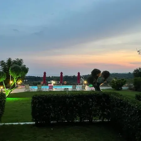 Elaias Gi 公寓式酒店 4*